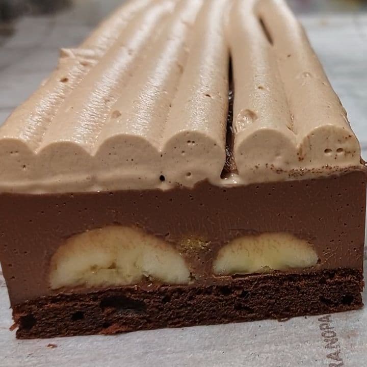 いつもありがとうございます🎂
新作商品ご紹介
『テリーヌショコラバナーヌ』
アーモンド風味の香ばしい
プラリネシャンティーショコラ
完熟バナナ入りの
ミルクチョコレートのテリーヌ
ショコラ
カカオ66%のビスキュイショコラ
を層にし...